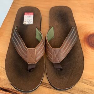 NWT Clarks Leather Sandals Flip Flops - Cushy Inner Neoprene Thong Sz 11